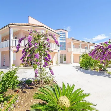 Hrgovic 罗戈兹尼察