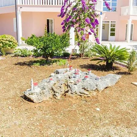 Hrgovic * Rogoznica (Sibenik-Knin)